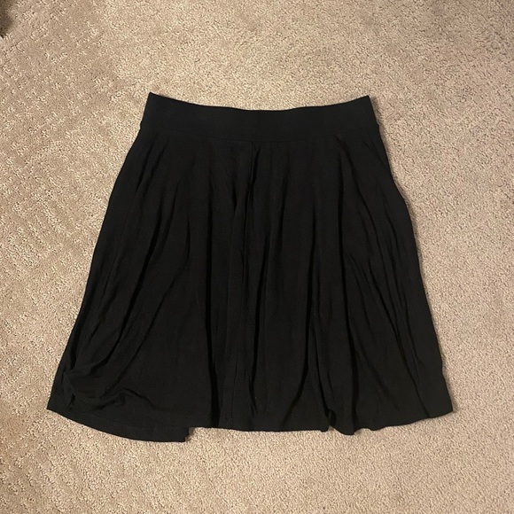 Black skater skirt - Picture 2 of 3